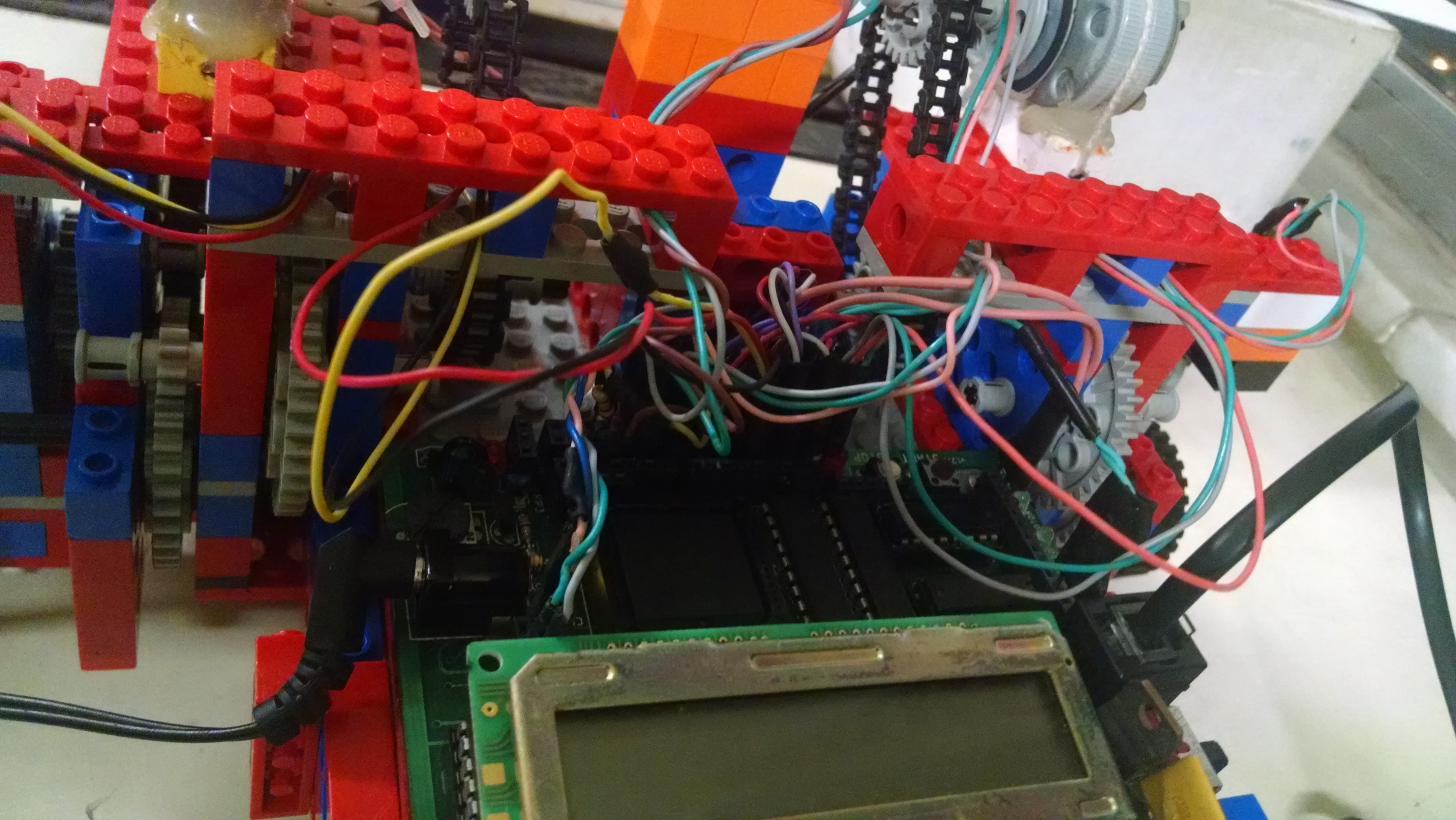 Canaleta para organização dos fios